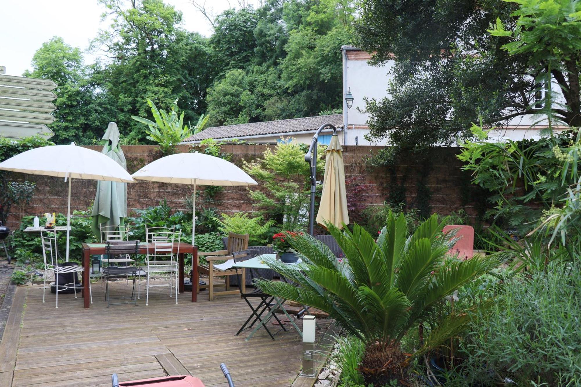 Au Jardin Bed and Breakfast Moissac Exteriör bild